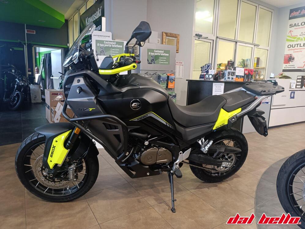 QJ Motor SVT 650 X (2025) (2)