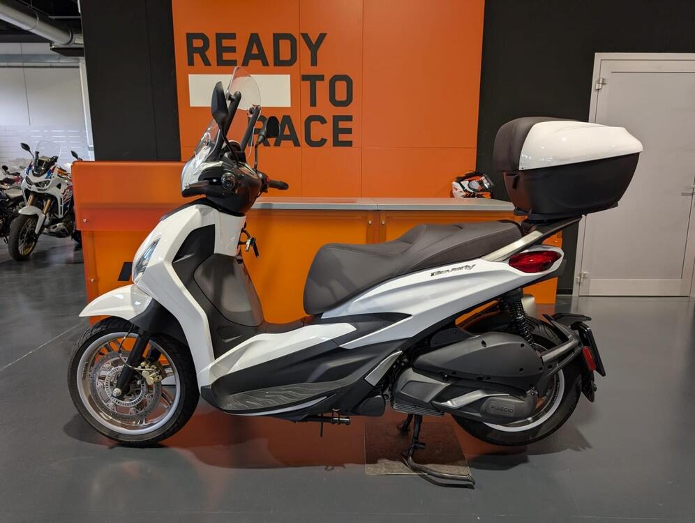Piaggio Beverly 300 Hpe (2021) (2)