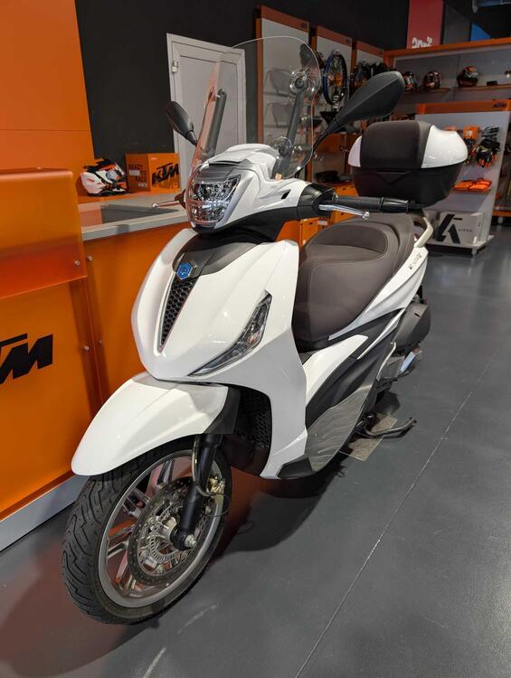 Piaggio Beverly 300 Hpe (2021) (3)