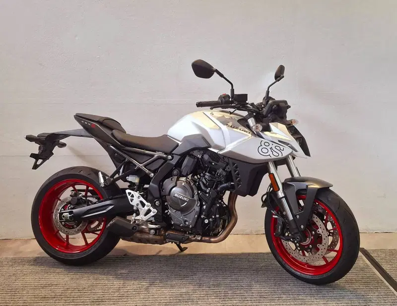 Suzuki GSX-8S (2025 - 26)