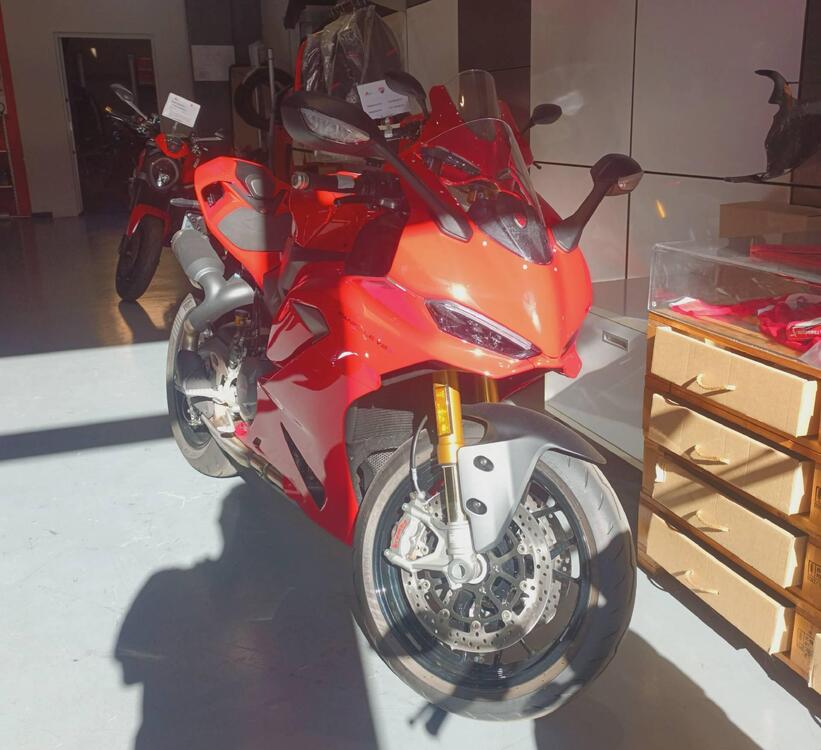 Ducati Panigale V2 S (2025) (3)