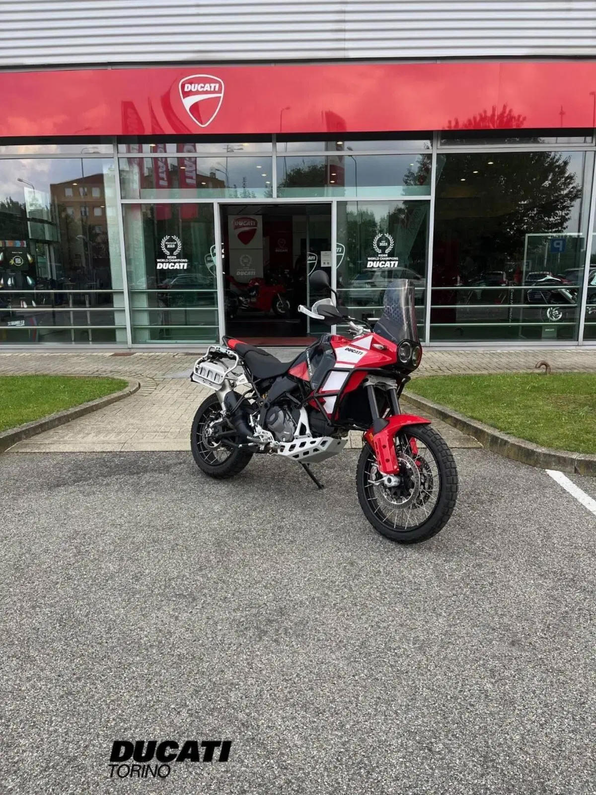 Ducati DesertX Discovery (2025)