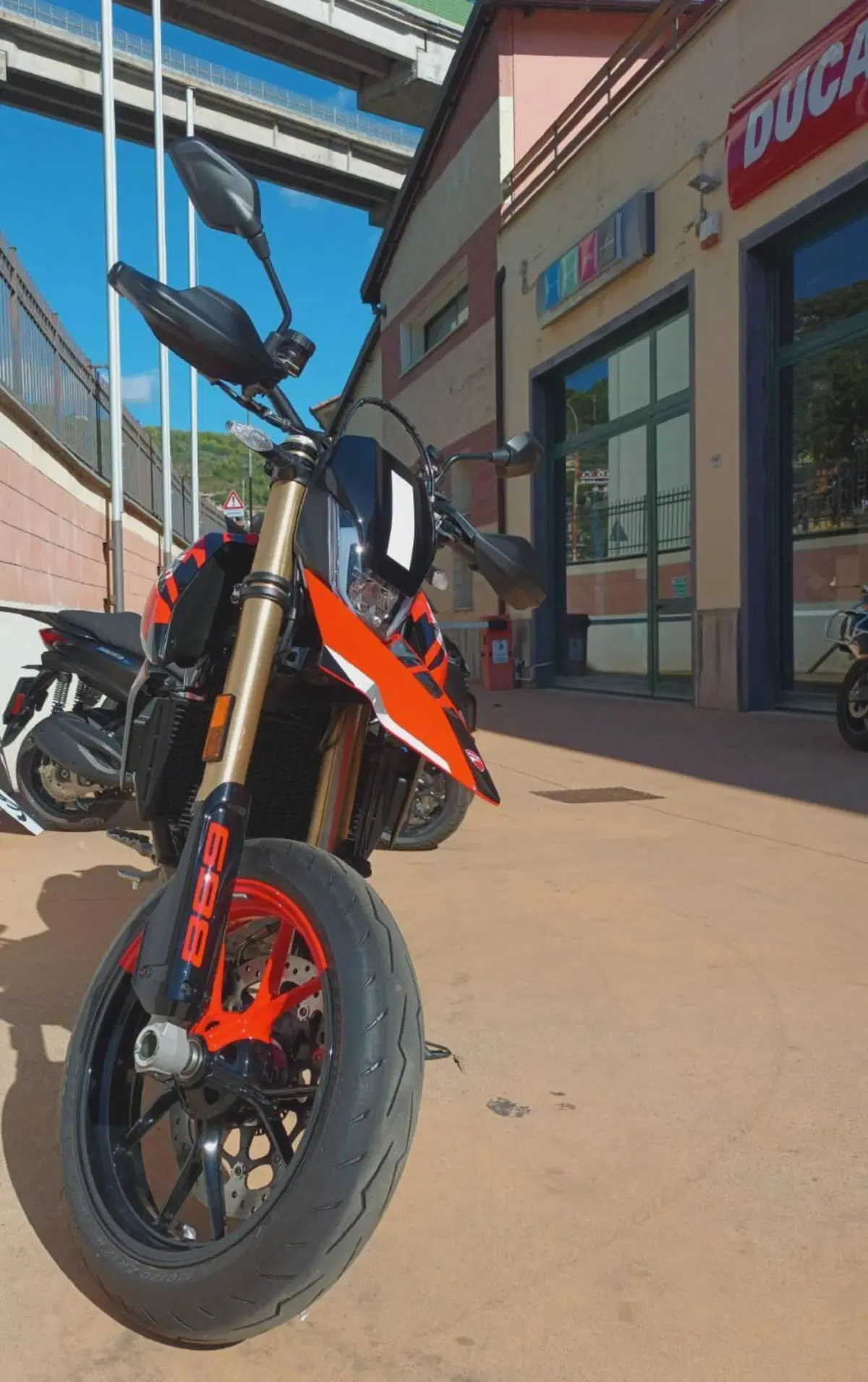 Ducati Hypermotard 698 Mono RVE (2024 - 26) (3)