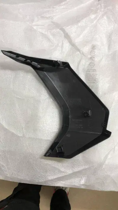 COVER LATERALE CARENA HONDA ADV 350 CODICE 64503K