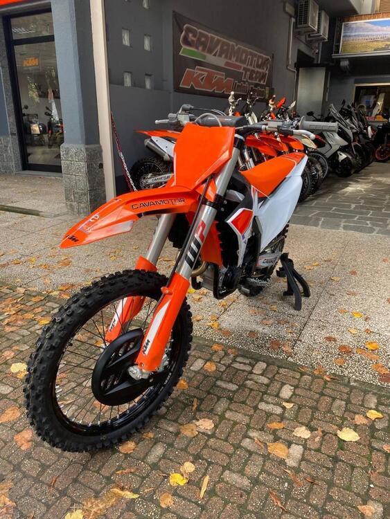 KTM 250 SX-F (2023) (2)