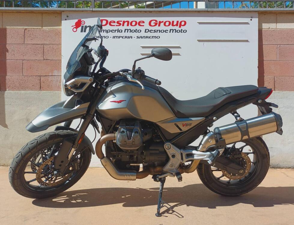 Moto Guzzi V85 Strada (2024 - 25) (2)