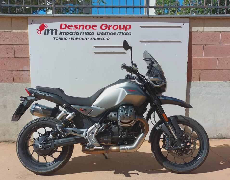 Moto Guzzi V85 Strada (2024 - 25)