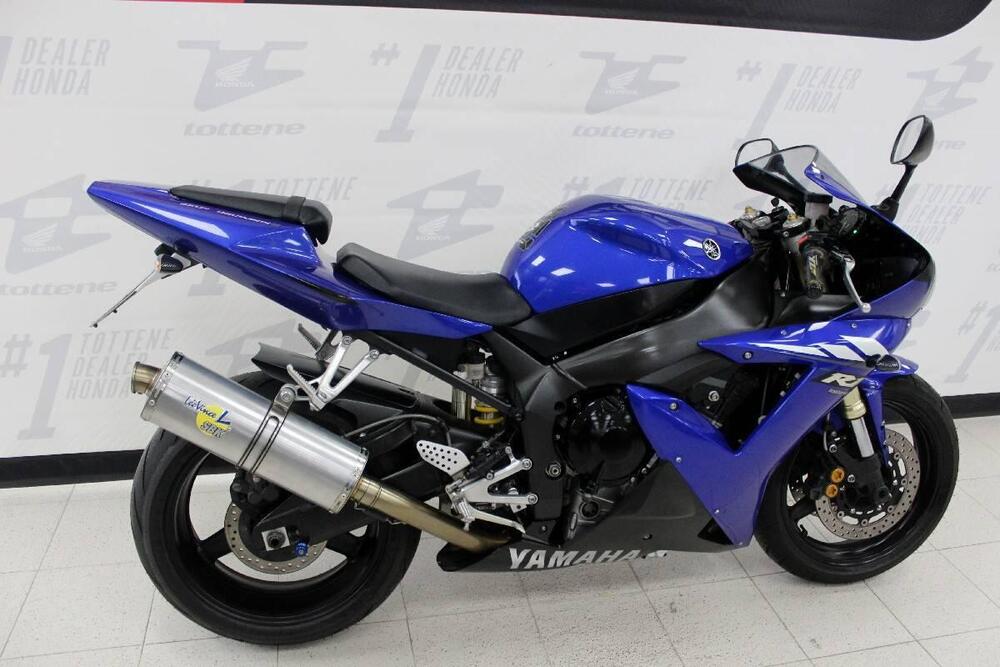 Yamaha YZF R1 (2004 - 05) (2)