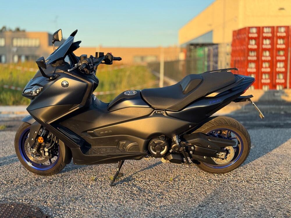 Yamaha T-Max 560 (2022 - 24) (4)