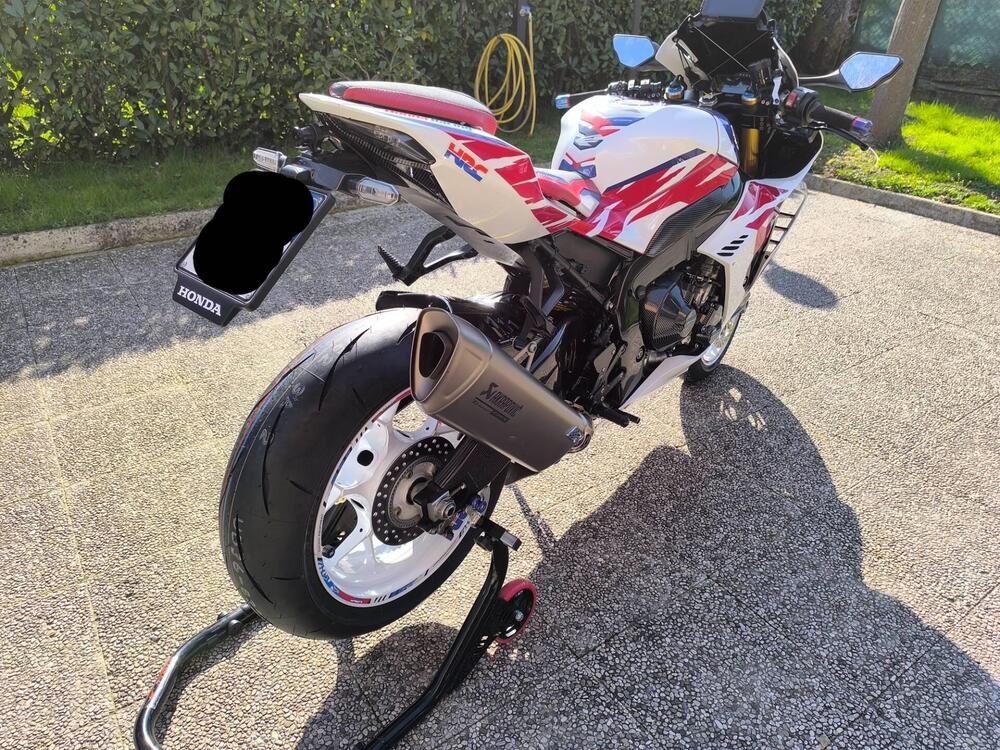 Honda CBR 1000 RR-R Fireblade SP 30th Anniversary (2022 - 23) (4)