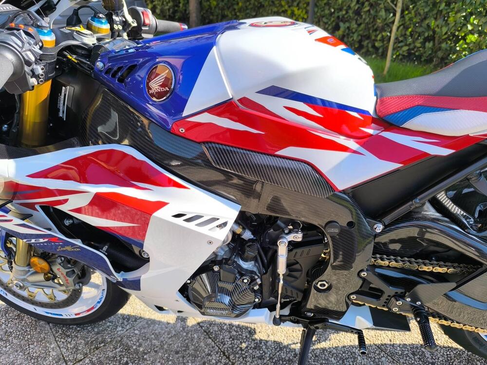 Honda CBR 1000 RR-R Fireblade SP 30th Anniversary (2022 - 23) (5)