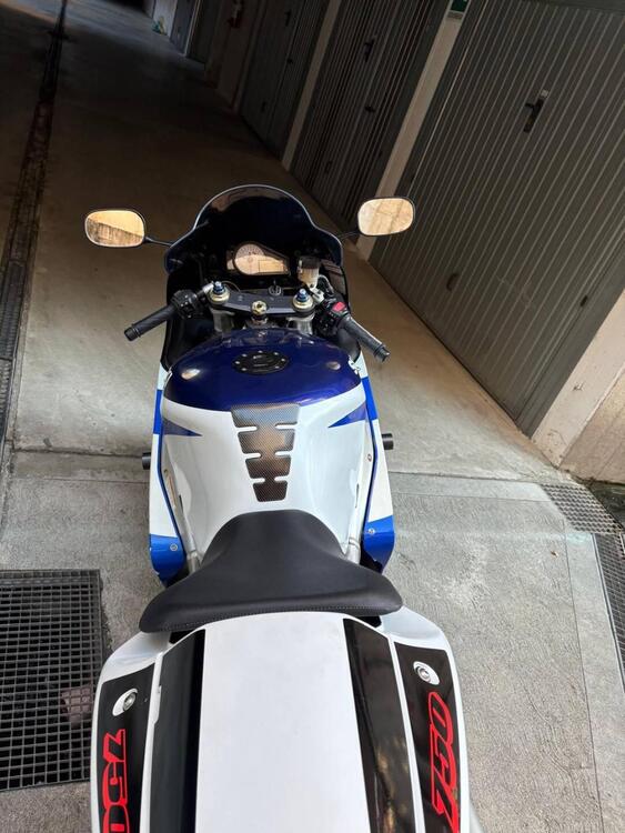 Suzuki GSX R 750 (1999 - 03) (4)