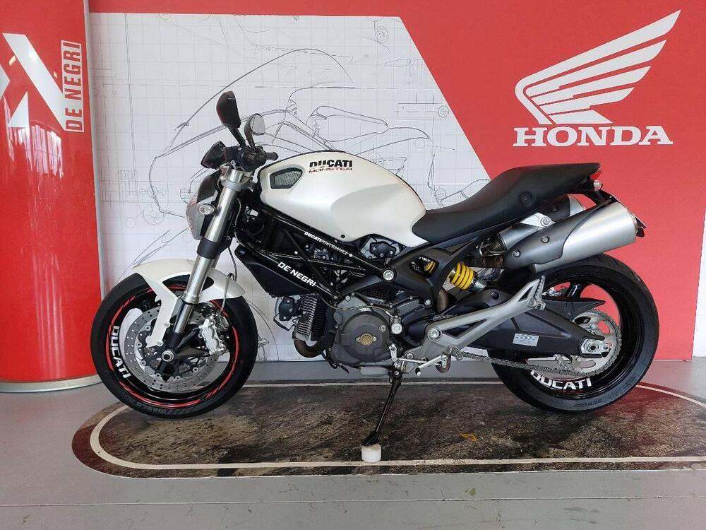 Ducati Monster 696 (2008 - 13) (2)