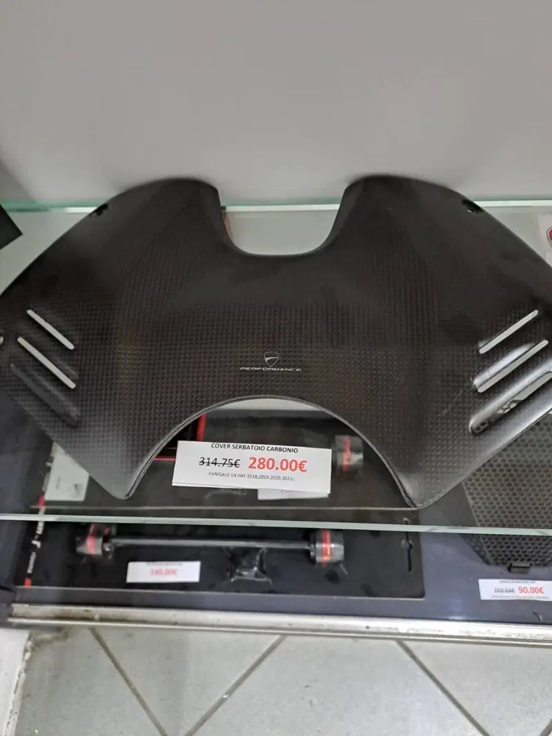 Cover serbatoio in carbonio Ducati