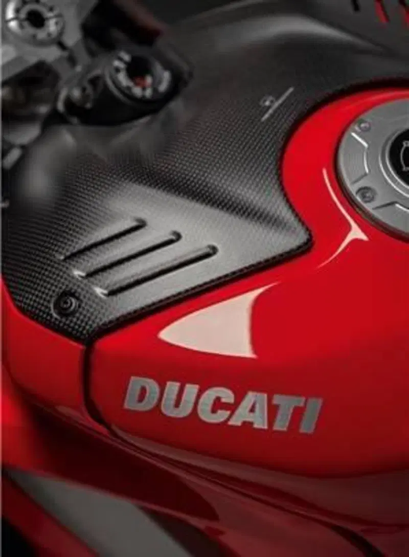 Cover serbatoio in carbonio Ducati (2)