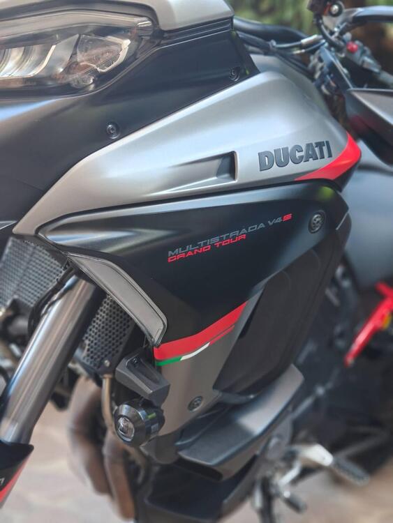 Ducati Multistrada V4 S Grand Tour (2024)