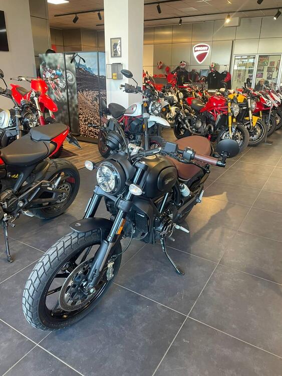Ducati Scrambler 800 Icon Dark (2021 - 22) (3)