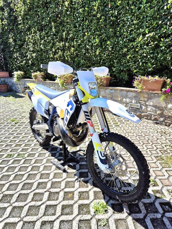 Husqvarna TE 300i (2023)