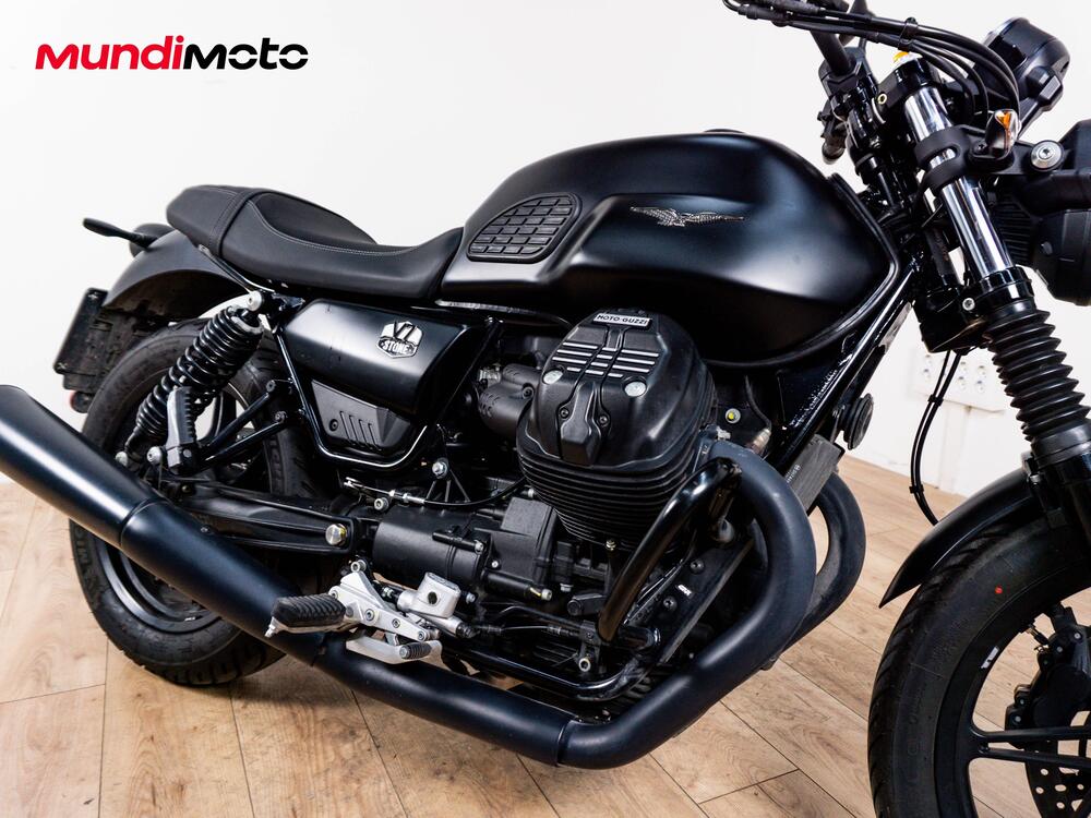 Moto Guzzi V7 III Stone (2017 - 20) (5)