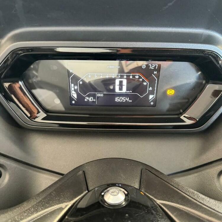 Yamaha X-Max 300 (2021 - 24) (5)