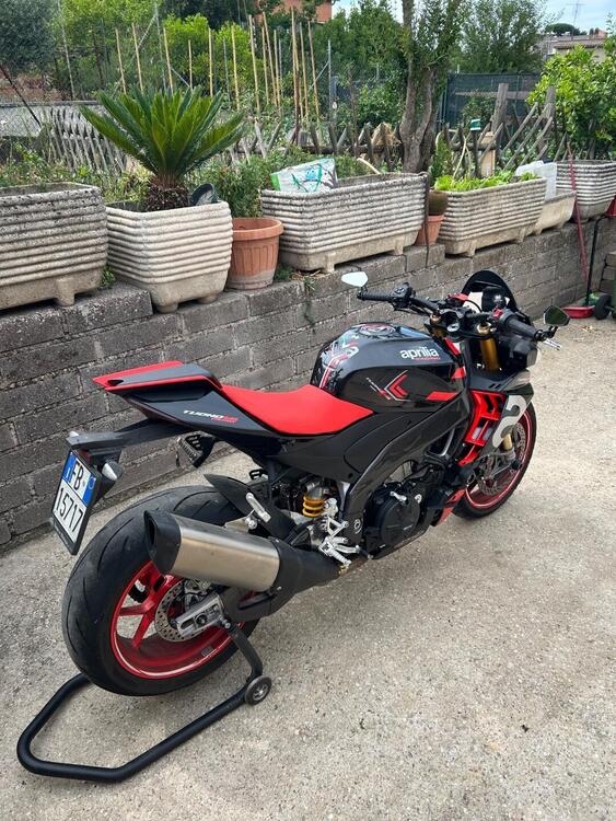 Aprilia Tuono V4 Factory (2021 - 24) (4)