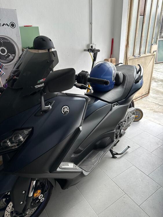 Yamaha T-Max 560 Tech Max (2020) (2)