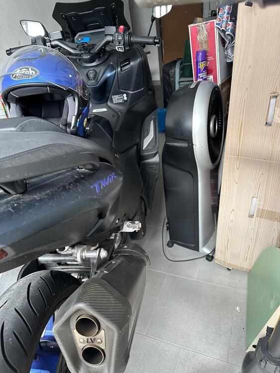 Yamaha T-Max 560 Tech Max (2020) (4)