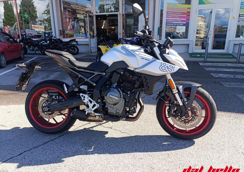 は Vendo Suzuki GSX-8S (2025) usata a Conegliano (codice 9831710