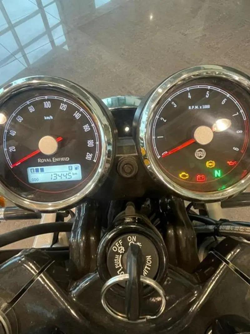 Royal Enfield Interceptor 650 (2021 - 26) (2)
