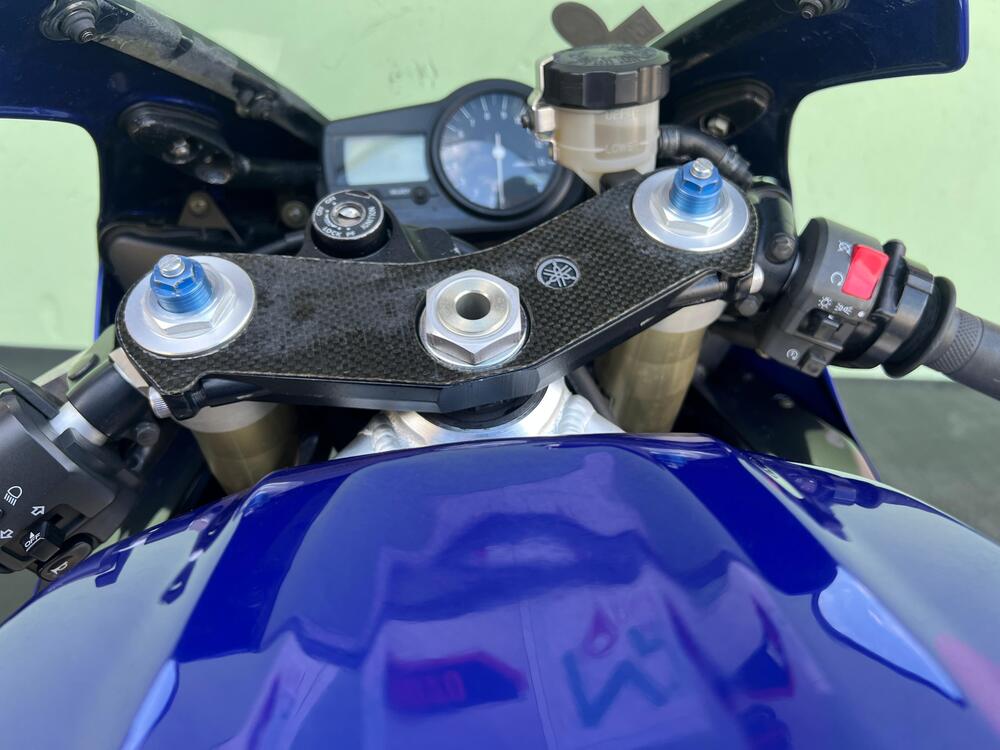 Yamaha YZF R1 (2000 - 01) (5)