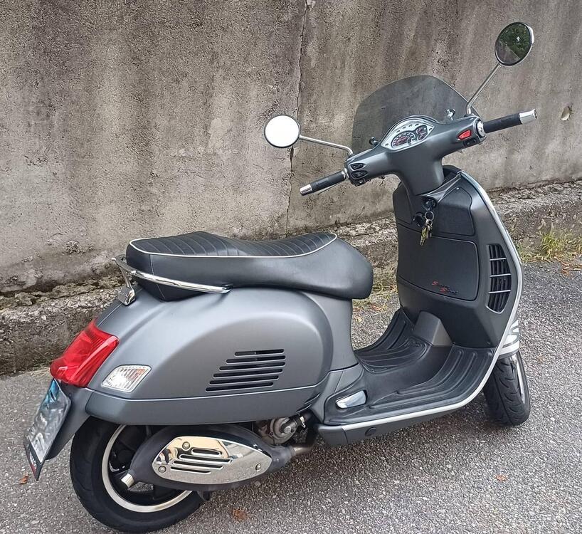 Vespa GTS 300 Super (2008 - 16) (2)
