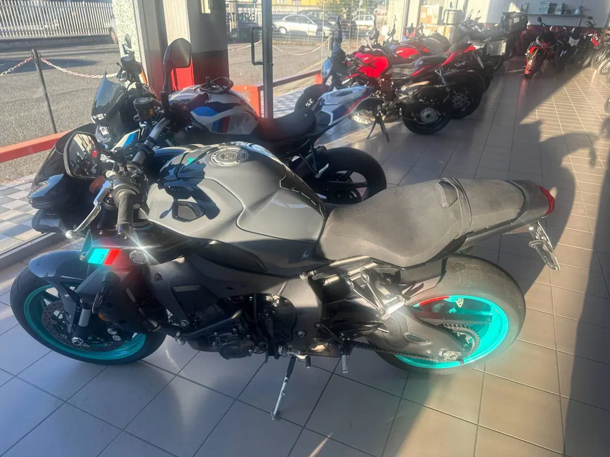Yamaha MT-10 (2022 - 26) (3)