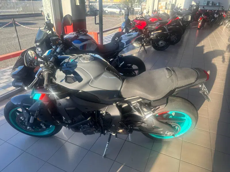 Yamaha MT-10 (2022 - 26) (3)