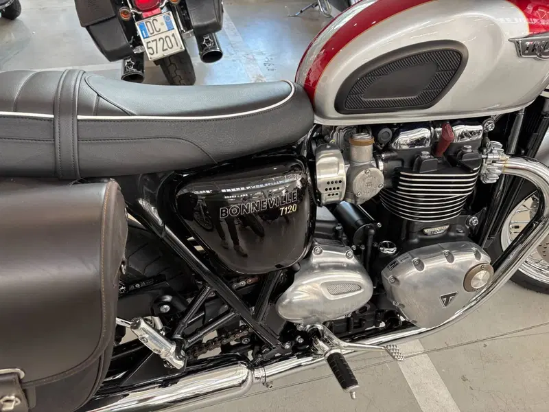 Triumph Bonneville T120 (2016 - 20) (3)
