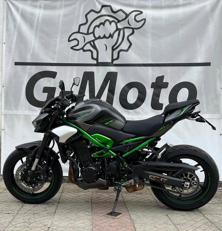 Kawasaki Z 900 (2025 - 26) (4)