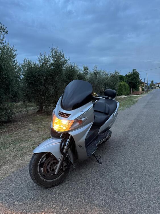 Suzuki Burgman AN 400 (2001 - 02)