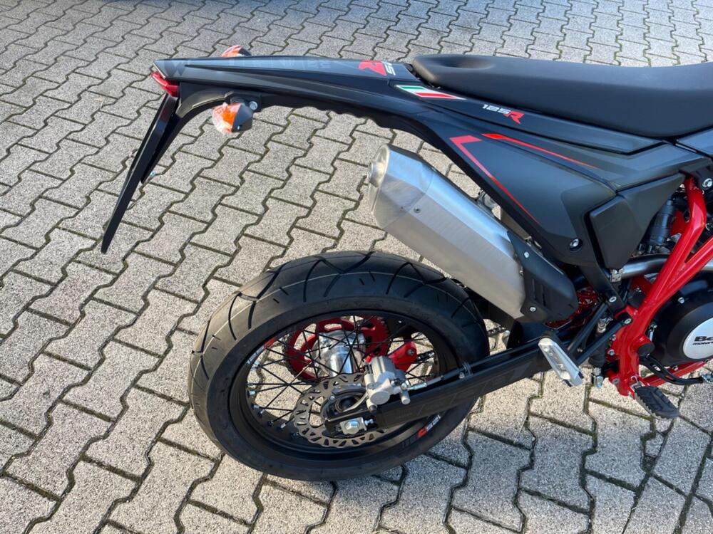 Betamotor RR 125 4T Motard R (2025) (5)