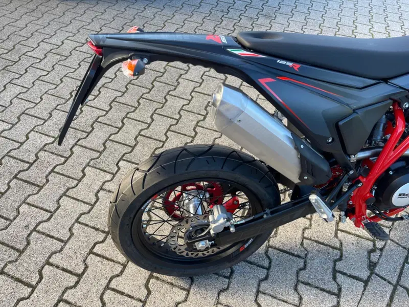 Betamotor RR 125 4T Motard R (2025 - 26) (5)