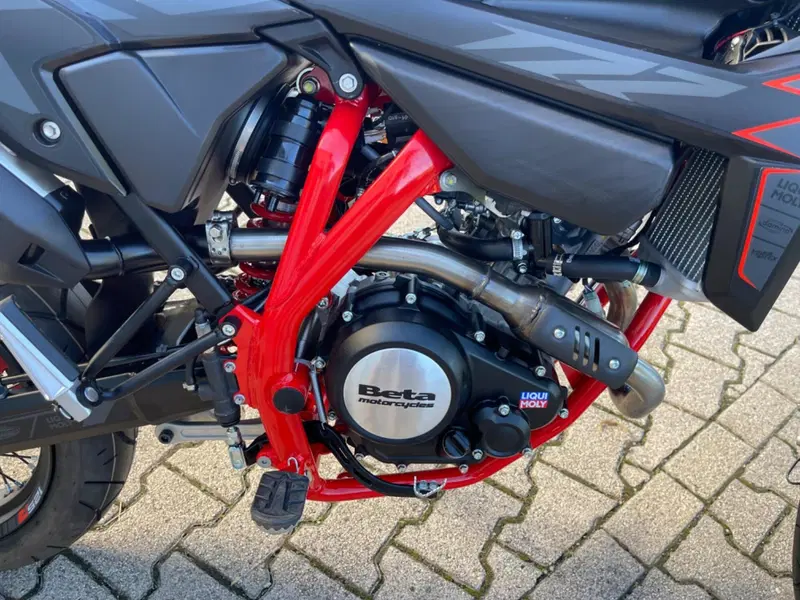 Betamotor RR 125 4T Motard R (2025 - 26) (7)