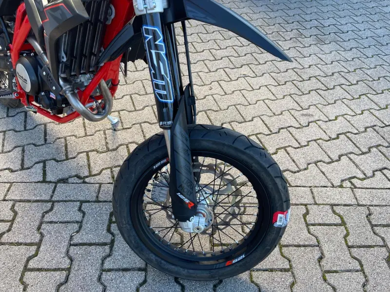 Betamotor RR 125 4T Motard R (2025 - 26) (8)