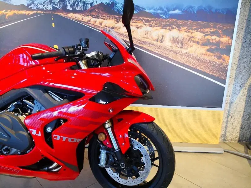 QJ Motor SRK 800 RR (2025 - 26) (4)