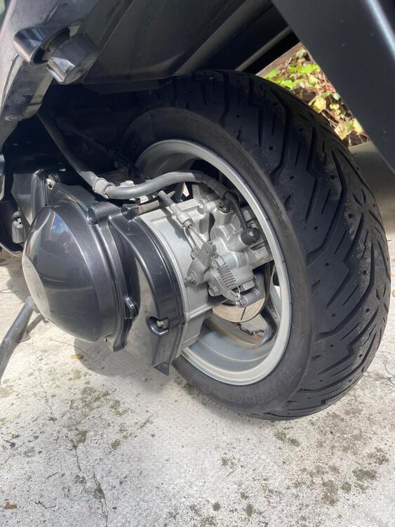 Suzuki Burgman AN 400 i.e. (2004 - 05) (4)