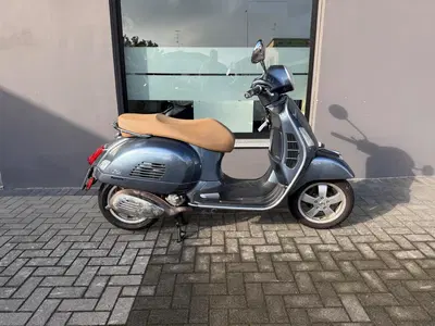 Vespa GTS 300 (2017 - 18) usata