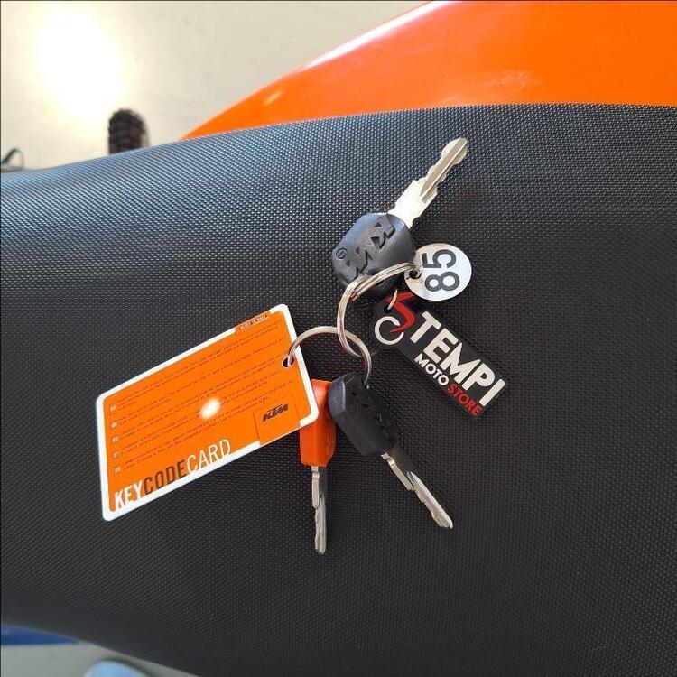 KTM 990 Supermoto (2007 - 08) (2)