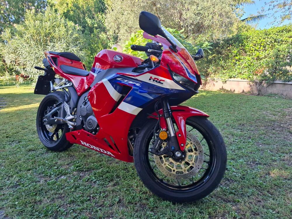 Honda CBR 600 RR (2024 - 25) (3)