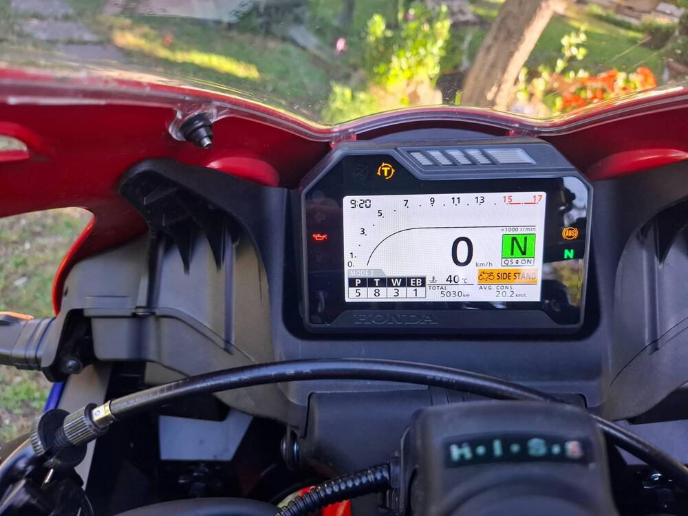 Honda CBR 600 RR (2024 - 25) (4)