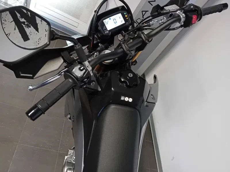 Suzuki DR-Z4S (2025 - 26) (16)