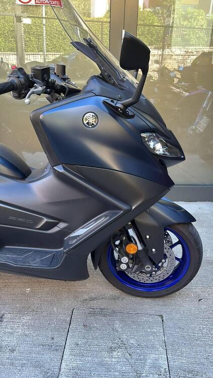 Yamaha T-Max 560 (2022 - 24) (3)