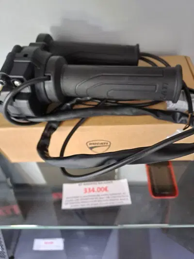 Manopole riscaldabili Ducati