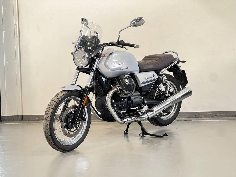 Moto Guzzi V7 Special (2021 - 24) (2)